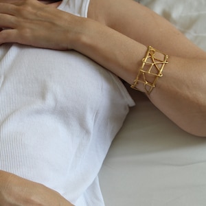 Handmade Gold Plated Sterling Silver Cuff: Wire Net Infinity Bracelet