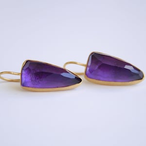 Silver amethyst earrings, teardrop mauve earrings, synthetic crystal amethyst, purple color earrings mauve wedding earrings, purple earring