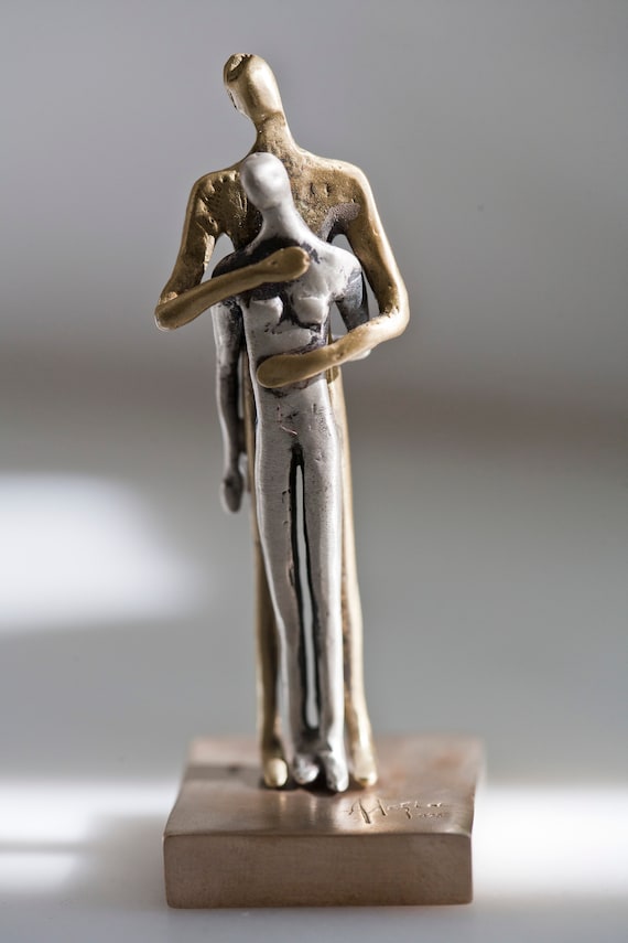 Skulptur Silber Paar, Miniatur Figur Skulptur Paar, Silber Jubiläum,  Kunstobjekt für Verliebte, Geschenk für Verliebte, Liebhaber in Umarmung -  .de