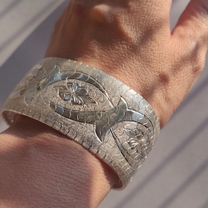 Cuff engraved, silver bracelet, bracelet cuff , archaic motifs, art nouveau style, roman cuff, ancient greek bracelet, flower motif cuff