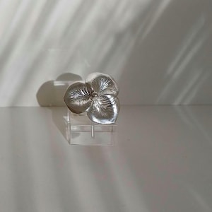 Flower ring in sterling silver, lover's flower ring, for her love, for her birthday, spring flower jewelry, floral jewelry, floral ring