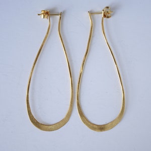 oval hoops in silver, oval shape hoop earrings, minimal design, geometric shape, hammered earrings, gold plated silver hoops, boho jewelry image 4