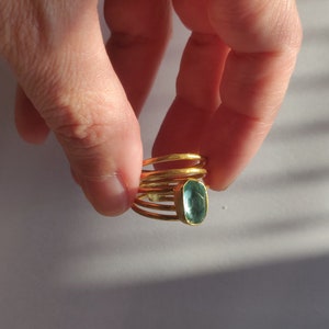 Ring gold plated silver, green amethyst, synthetic crystal, wire gold ring, green color, wire ring, statement ring, statement eccentric ring image 2
