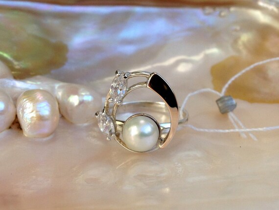 Vintage ring with pearl insert, Silver Ring, Sovi… - image 1