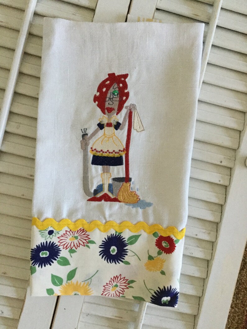 Vintage linen tea towel vintage machine embroidery design | Etsy