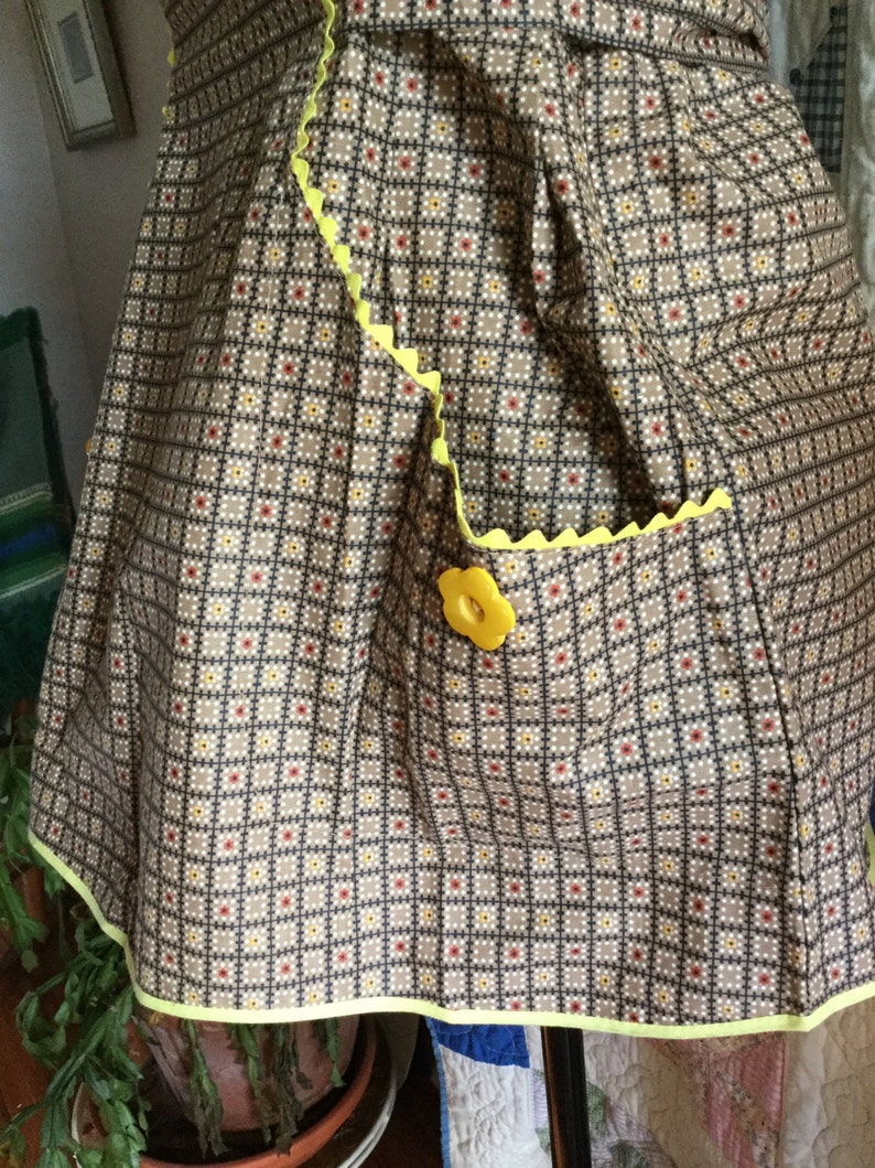 retro bib apron vintage cotton vintage clothing kitchen collector embellishment, pull over kitchen apron yellow rick rack