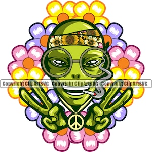 Pode incluir: Um alienígena verde com um colar com um sinal de paz e uma faixa de flores sorri e faz o sinal de paz. O alienígena está rodeado de flores coloridas.