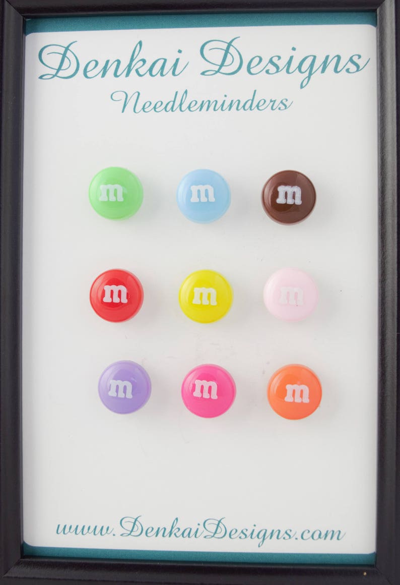 Set of 2 Candy Needleminders / Chocolate Needleminders / M n M inspired Needle Minders zdjęcie 1