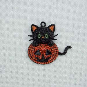 Cat and Pumpkin Needle Minder / Cat On Pumpkin Needle Minder