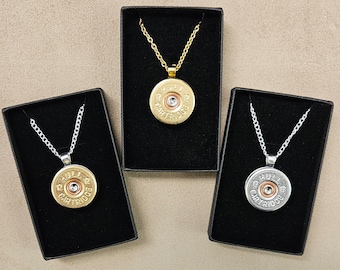 Hunting/ shooting themed necklace and pendant great gifts. boxed