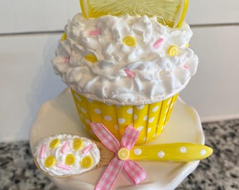Cupcake al limone, finta torta, cucchiaino in miniatura, decorazione per vassoio a più livelli, dessert al limone, decorazione per la cucina
