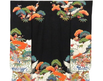 Vintage Hiki-Furisode / Hitokoshi-Chirimen / Hand Embroidered / Yuzen / Yukiwa-ni-Hanabishi-Crest / Momi / D1