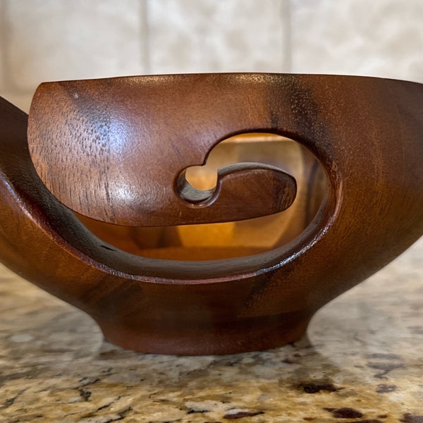 Acacia Wood Yarn Bowl - Unique Design - Beautiful Coloring - For Knitting and Crocheting - 7" x 3.25"  - New