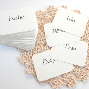 Set of custom minimal place cards rounded edge cards customized with names wedding place cards handmade in Italy image 1