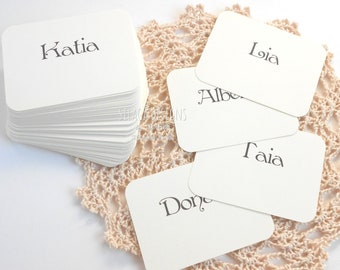 Cartoncini segna posto personalizzabili | Targhette eleganti con angoli arrotondati per matrimonio | Cartellini goffrati avorio o bianco