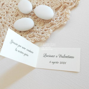 Bigliettini classici per bomboniere con nomi data e frase di ringraziamento| Biglietti cm 2,5 x 4,5 per confetti matrimonio nascita | Italia