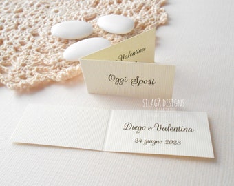 Wedding favor tags customizable with the names date and a short phrasre | Small gift tags handmade in Italy | Ivory hang tags for wedding