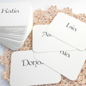 Set of custom minimal place cards rounded edge cards customized with names wedding place cards handmade in Italy image 4