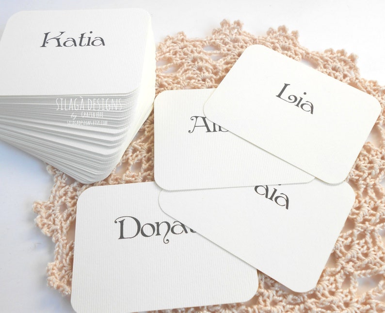 Set of custom minimal place cards rounded edge cards customized with names wedding place cards handmade in Italy image 4