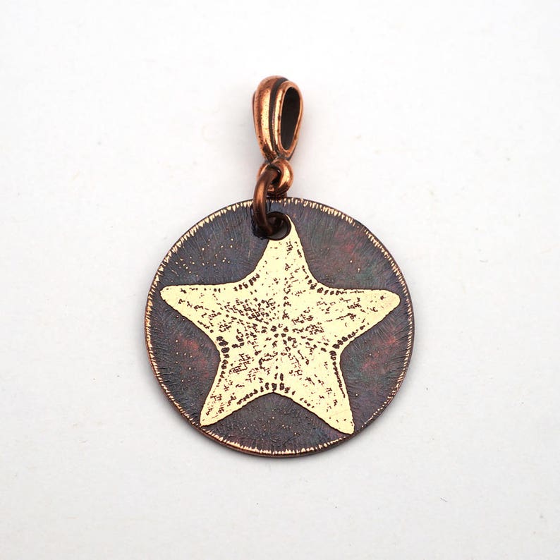 Etched copper starfish pendant, small round flat ocean jewelry, 25mm image 1