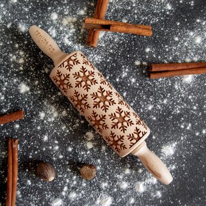 SNOWFLAKES rolling pin, engraved rolling pin, christmas rolling pin image 2