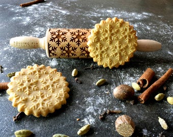 SNOWFLAKES rolling pin, engraved rolling pin, christmas rolling pin
