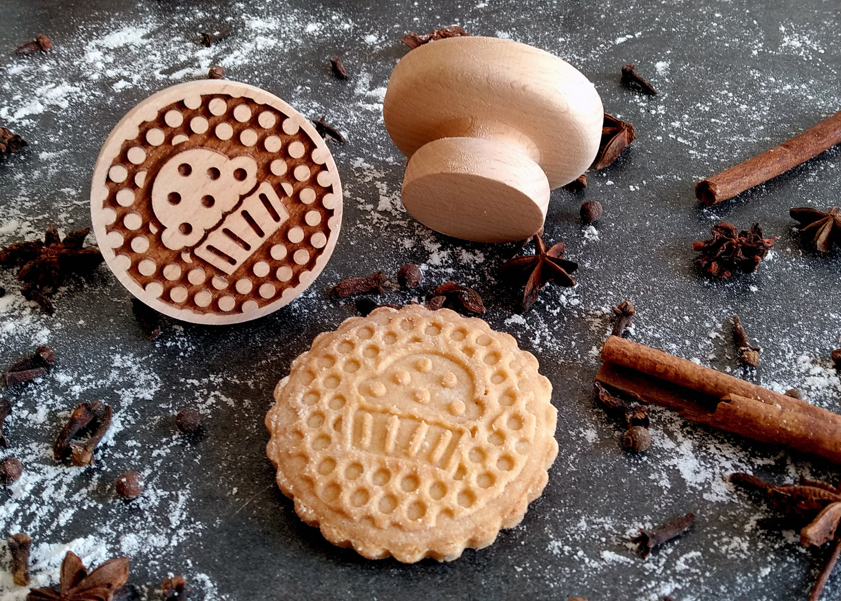 MUFFINS stamp, embossing wood stamp, engraved stamp by laser