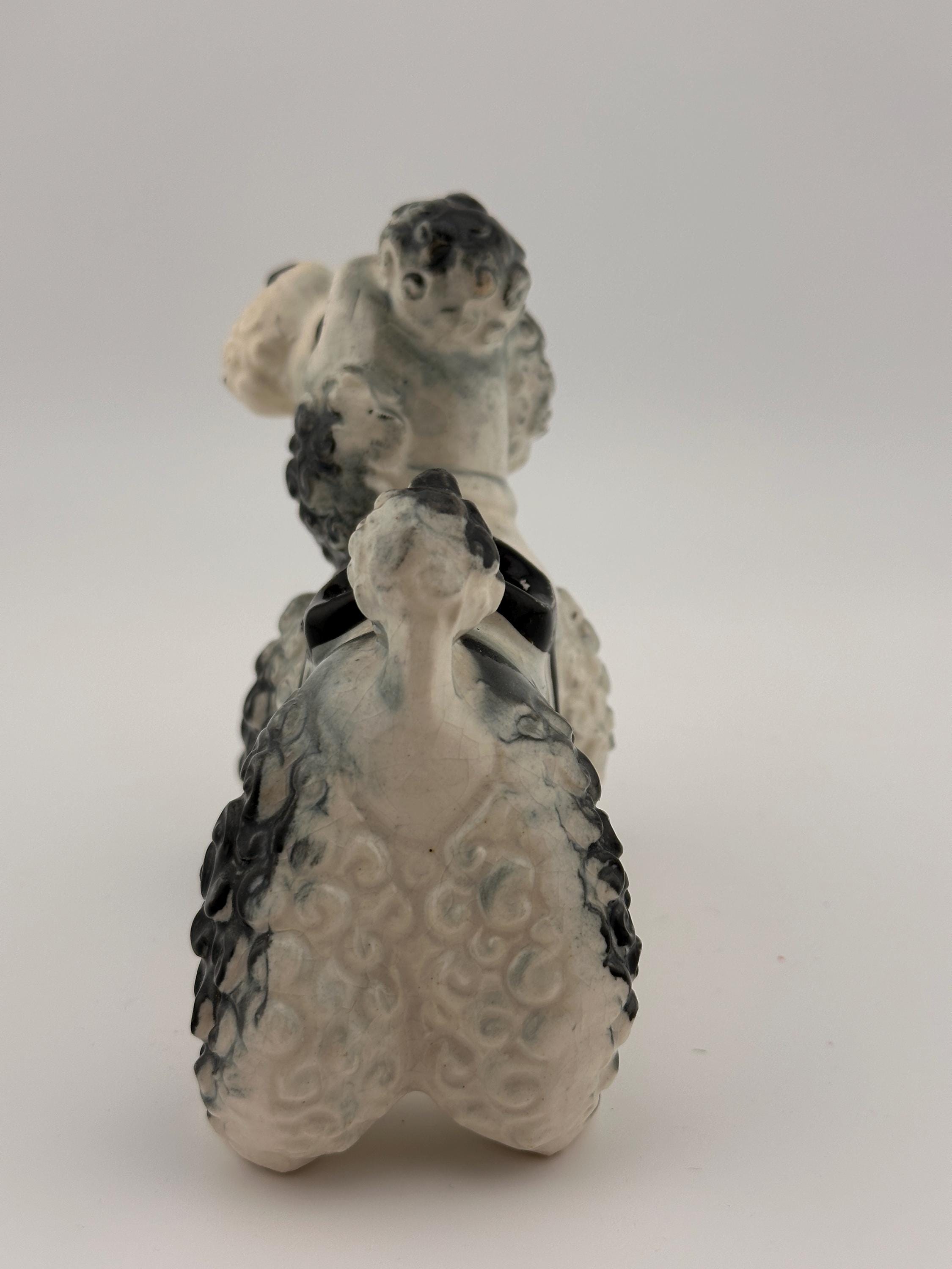 ヴィンテージ陶器製プードルの置物（鞍付き） – ミッドセンチュリー