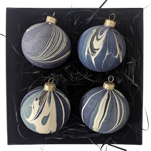 Set of 4 Luxury Marbled Christmas Baubles in Navy and Gold