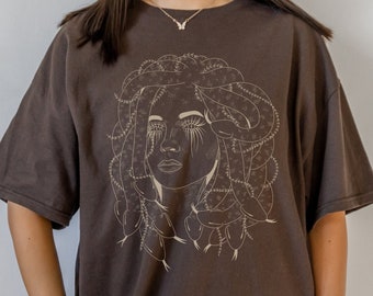 Medusa Shirt Ancient Greek Mythology Mall Goth T-Shirt Light Academia Clothing Fairy Grunge Dark Academia Witchy Crewneck Gorgon Art TShirt