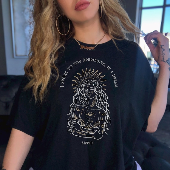 Sapphic Art Aphrodite Goddess Shirt Subtle Pride Queer Shirt Light Academia Tee Dark Academia Clothing Plus Size LGBT Mystical Literature
