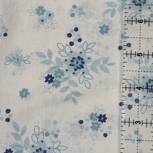 Tissu en coton blanc Simply Country Bouquets - Tasha Noel - Riley Blake Designs - C13411-WHITE - vendu par mètre image 4