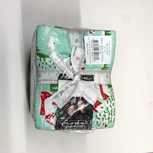 Merry Little Christmas Fat Quarter Bundle -  AB 36 55240AB Moda Precuts - Bonnie and Camille