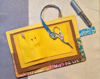 Honey Gold Felt Needlebook – Pins and Needles Keeper