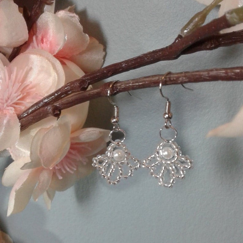 Pearl Hand Beaded Glass Crystal and Pearl Earrings Swan Wedding Bridesmaid Mother of Bride Simple Bridal Elegant White Prom