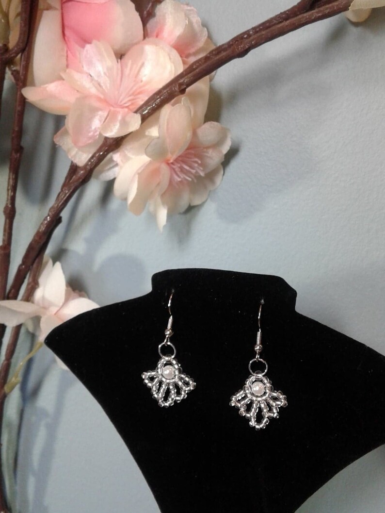 Pearl Hand Beaded Glass Crystal and Pearl Earrings Swan Wedding Bridesmaid Mother of Bride Simple Bridal Elegant White Prom