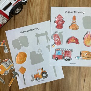 Camion de pompier et livre chargé de construction - cartable pour tout-petits - école maternelle Montessori - école à la maison - correspondance d'ombres - camions véhicules