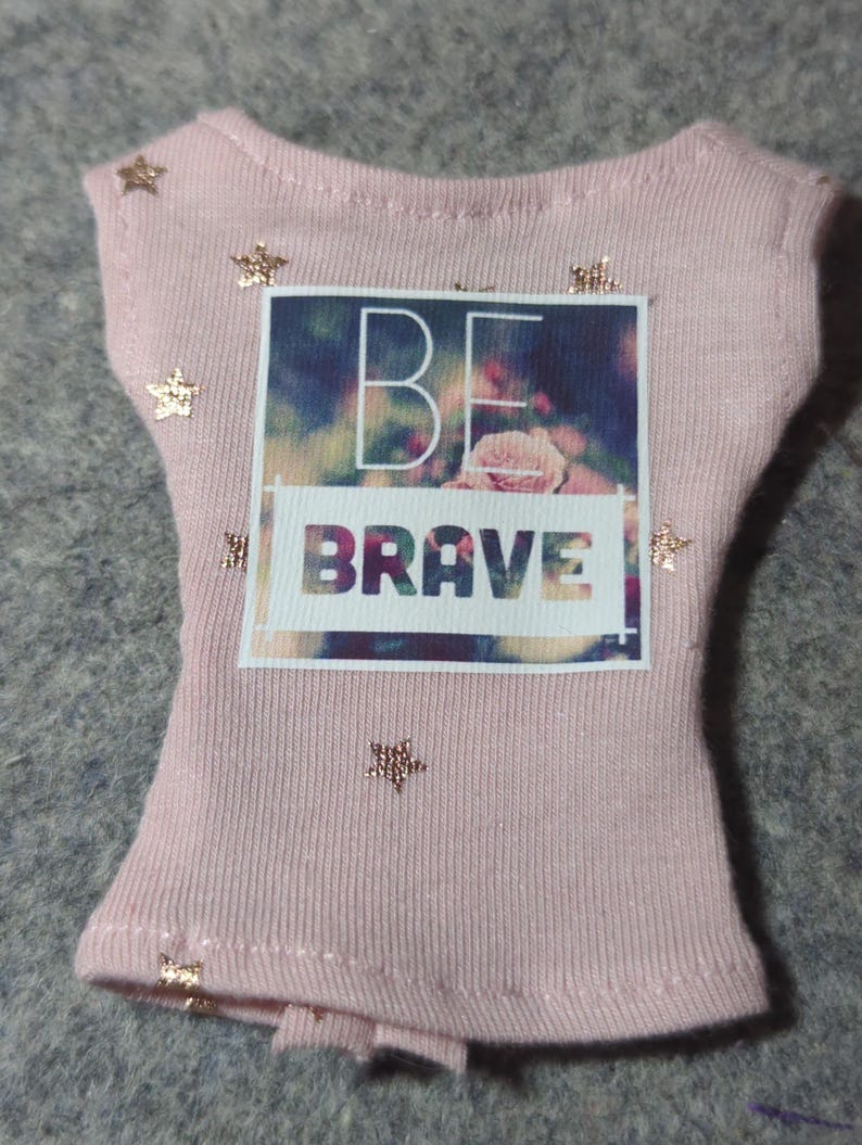 Graphic T-shirts for 1/6 scale fashion dolls be brave