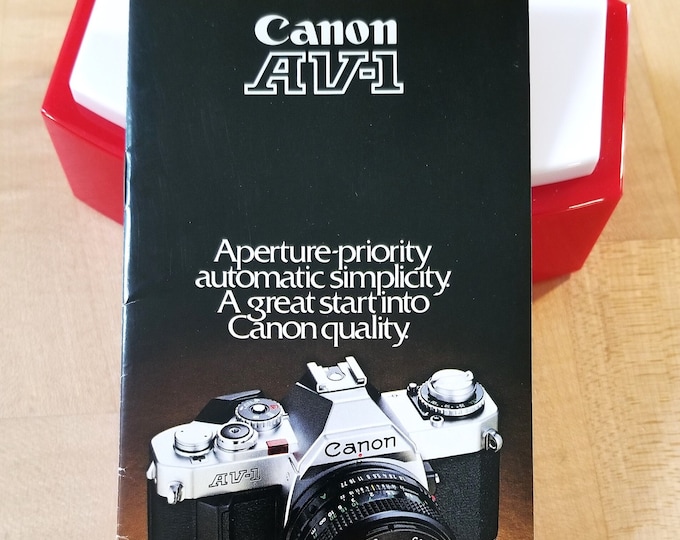 Canon AV-1 35mm SLR Film Camera Original Sales Brochure / Instruction Guidebook - 14 Pages - Near Mint Condition