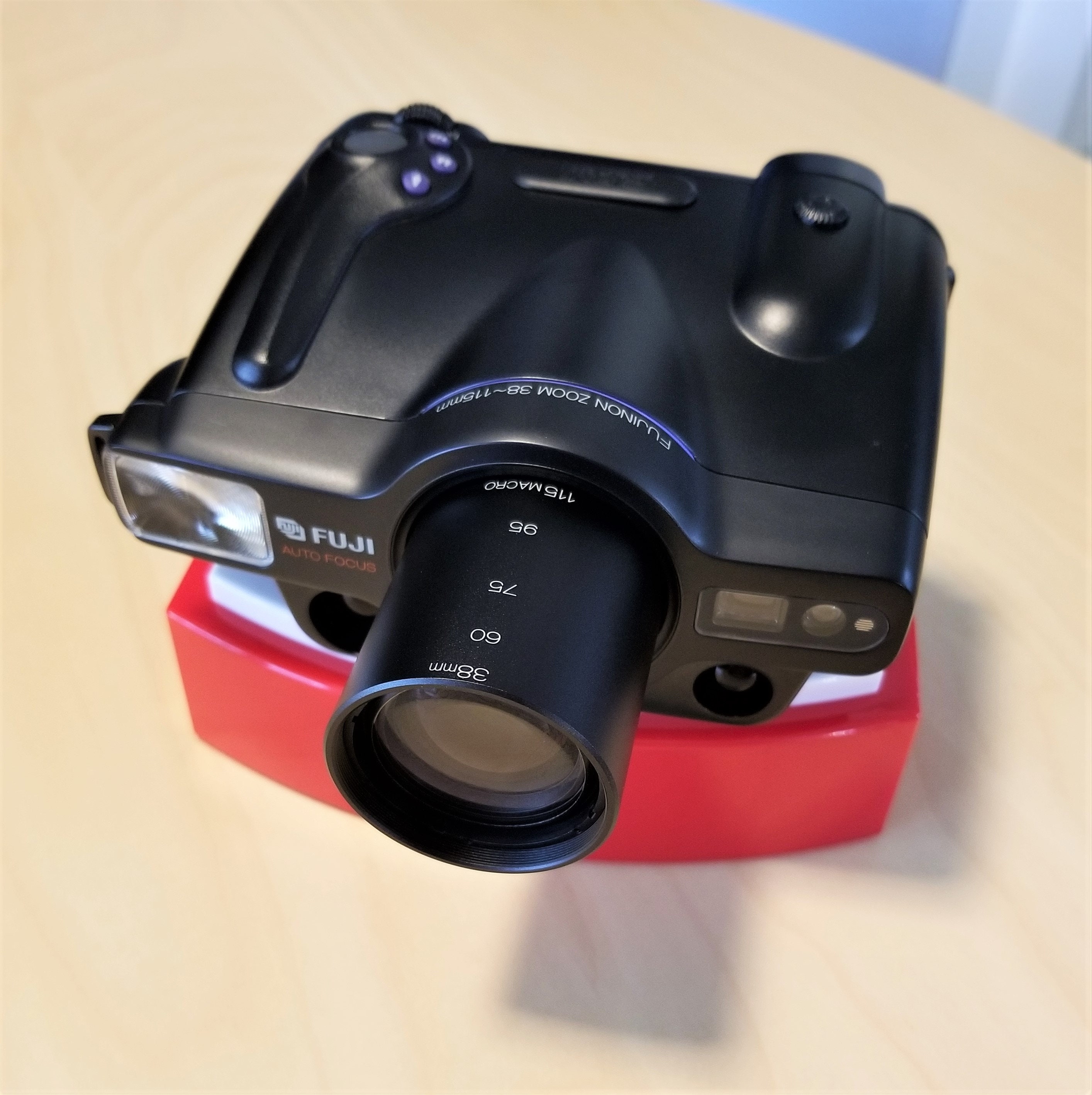 Fuji Discovery 3000 Zoom Date 35mm Film Camera Set - NIB