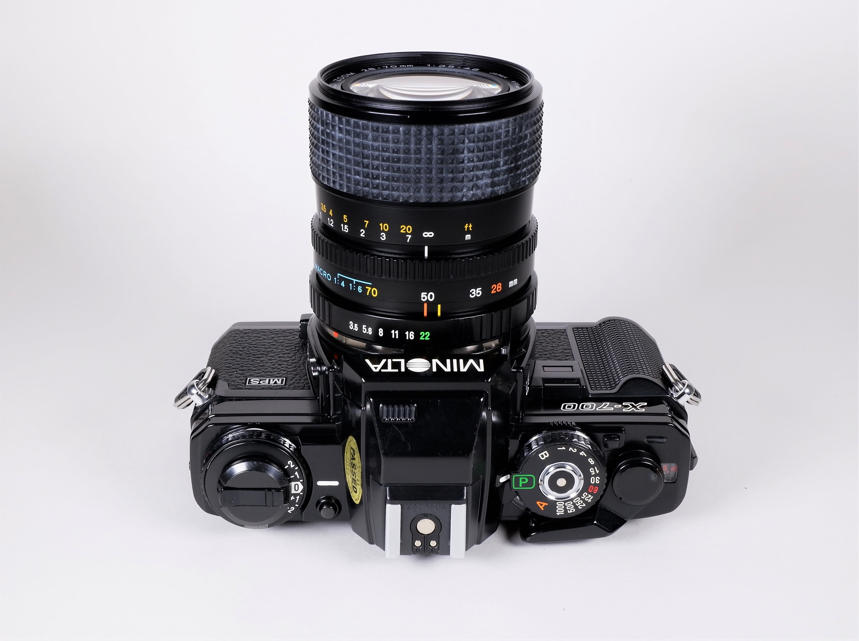 Vintage Minolta X700 35mm SLR Film Camera w/ Minolta MD Zoom 2870mm