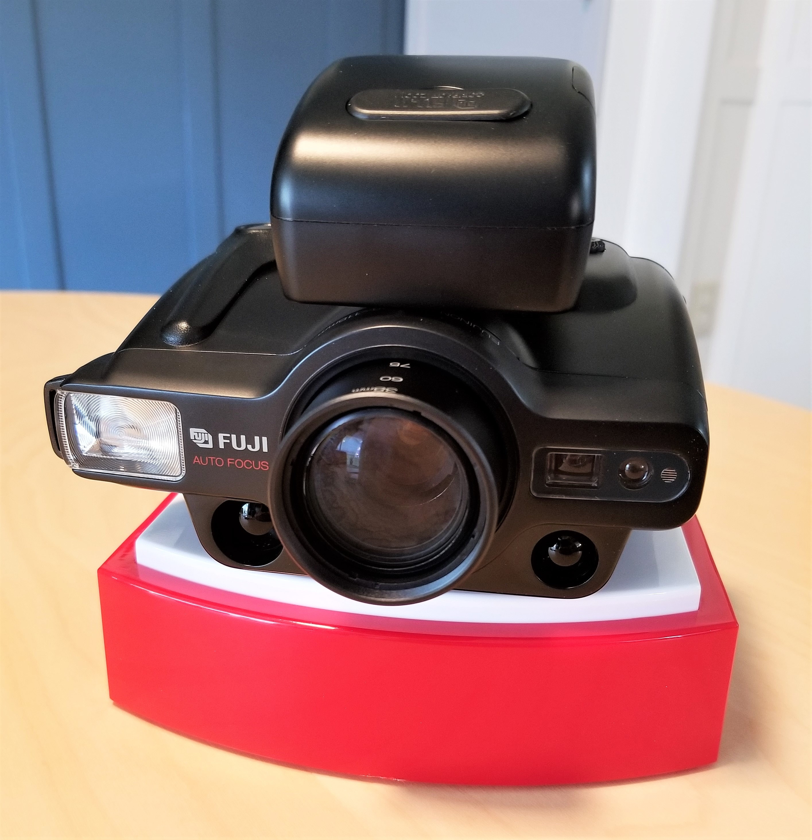 Fuji Discovery 3000 Zoom Date 35mm Film Camera Set - NIB
