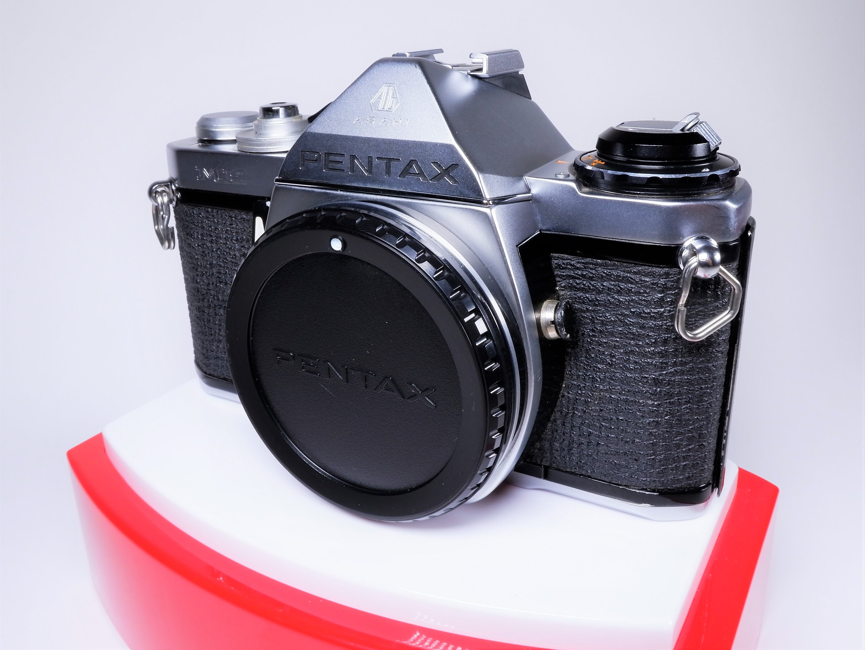 Asahi Pentax ME 35mm SLR Film Camera with Pentax Body Cap and Original