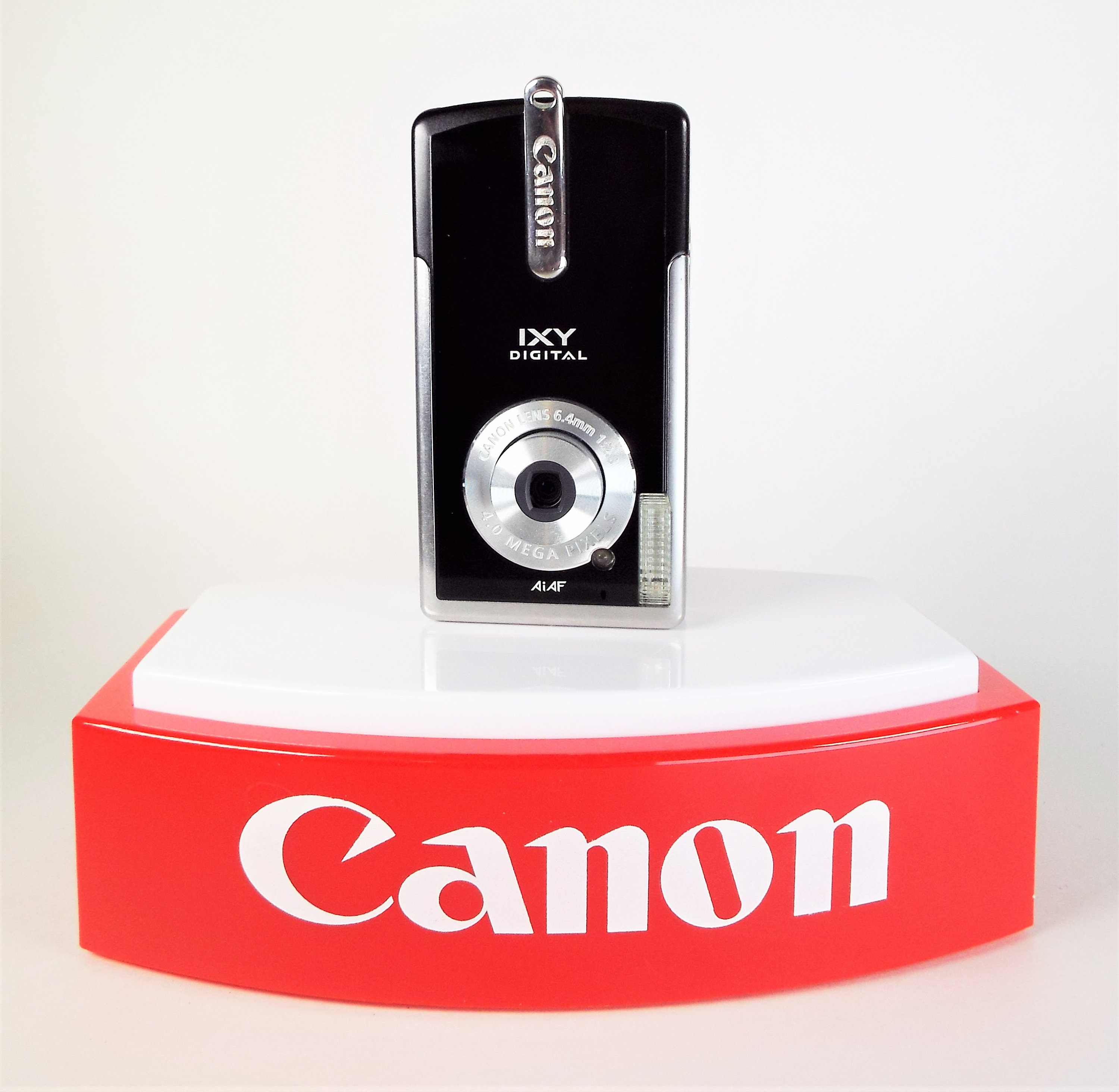 Canon IXY Digital L aka PowerShot SD10 Camera with Canon f/2.8 Lens