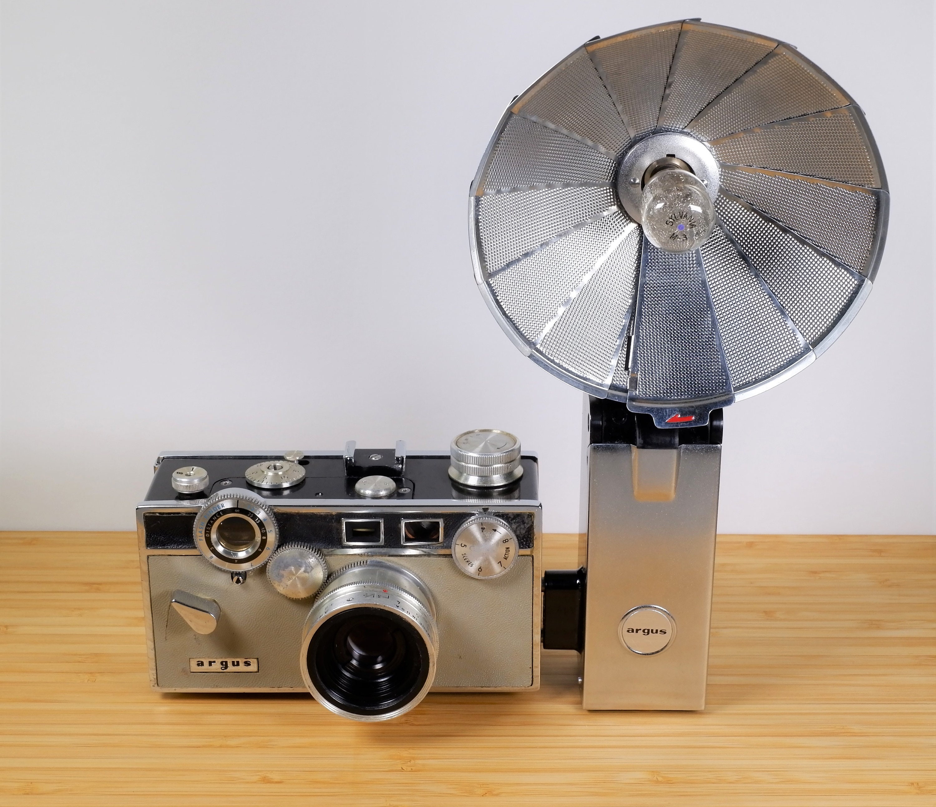 Argus MatchMatic C3 35mm Film Camera w/ Argus Leather Case and Argus