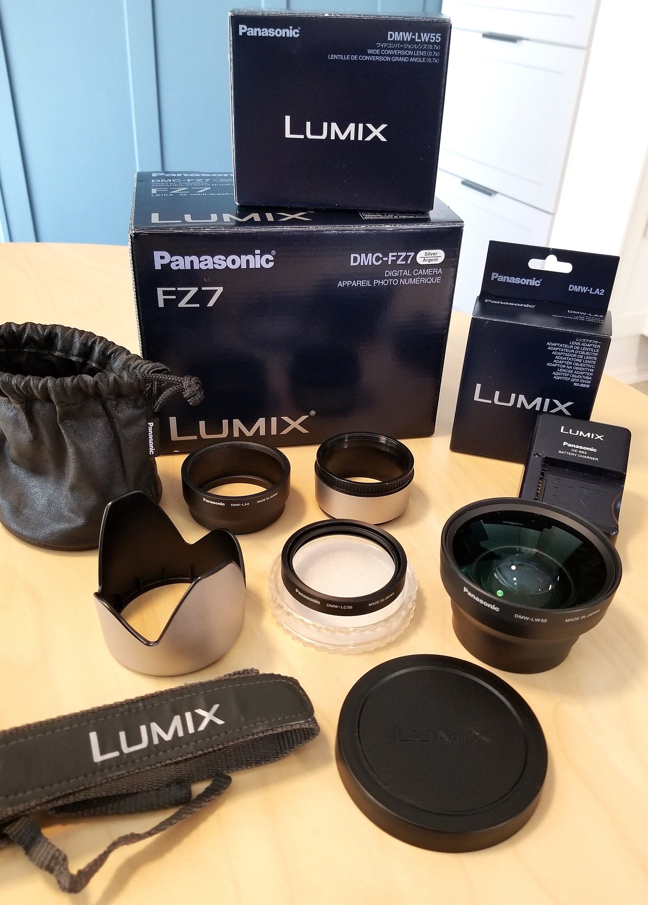 Panasonic DMC-FZ7 Lumix 6MP Digital Camera w/ Leica 12x Panasonic DMC-FZ7 Lumix 6MP Digital Camera w/ Leica 12x