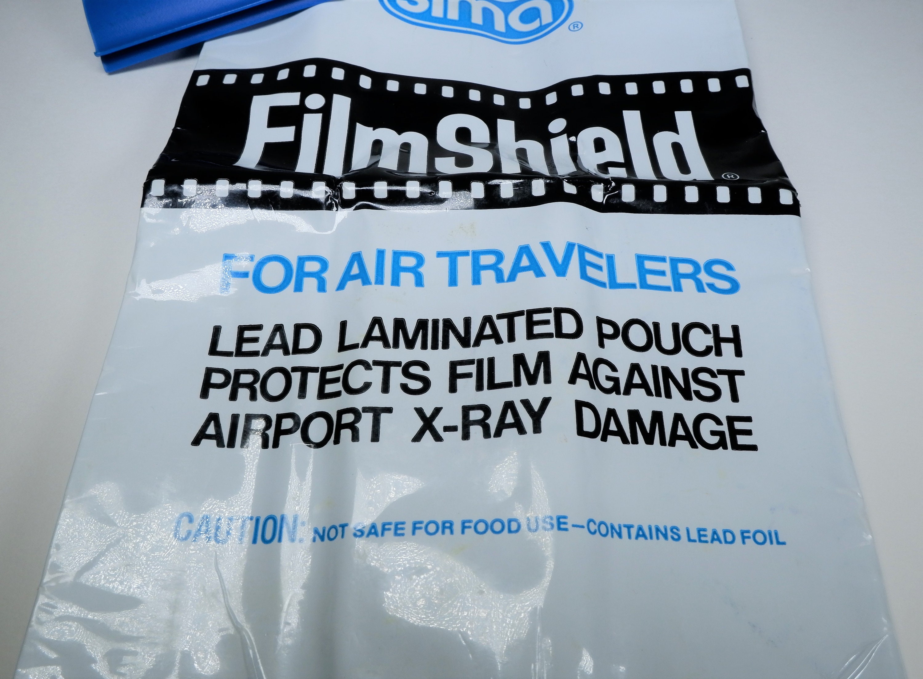Jian Cheng ISO 3200 Safe Lead Foil X-Ray Proof Film Bag - Black Canvas With Strap (LB45810)