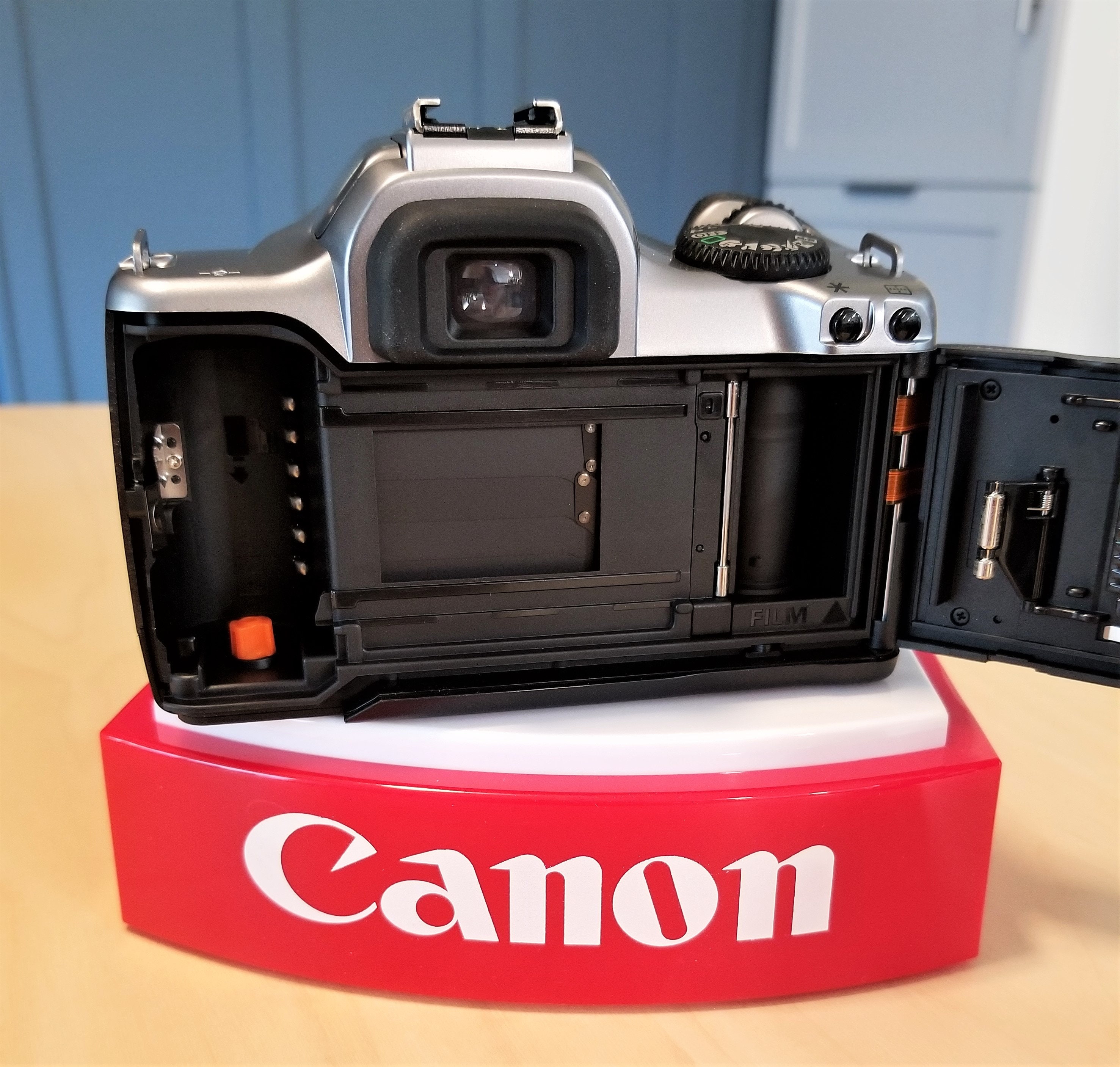 Canon EOS Rebel K2 35mm SLR Film Camera w/ Canon EF 2880mm f3.5 Zoom