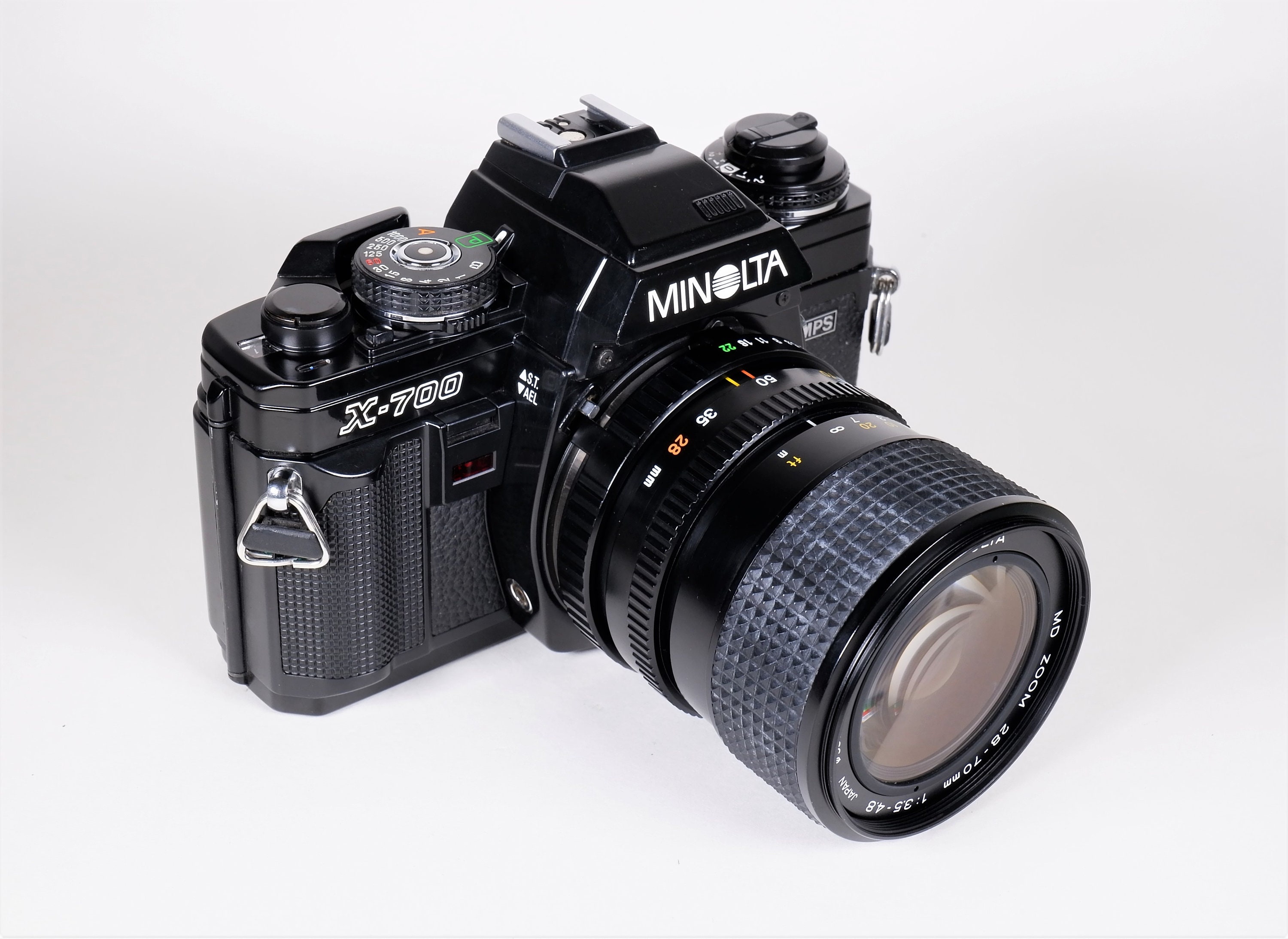 Vintage Minolta X700 35mm SLR Film Camera w/ Minolta MD Zoom 2870mm