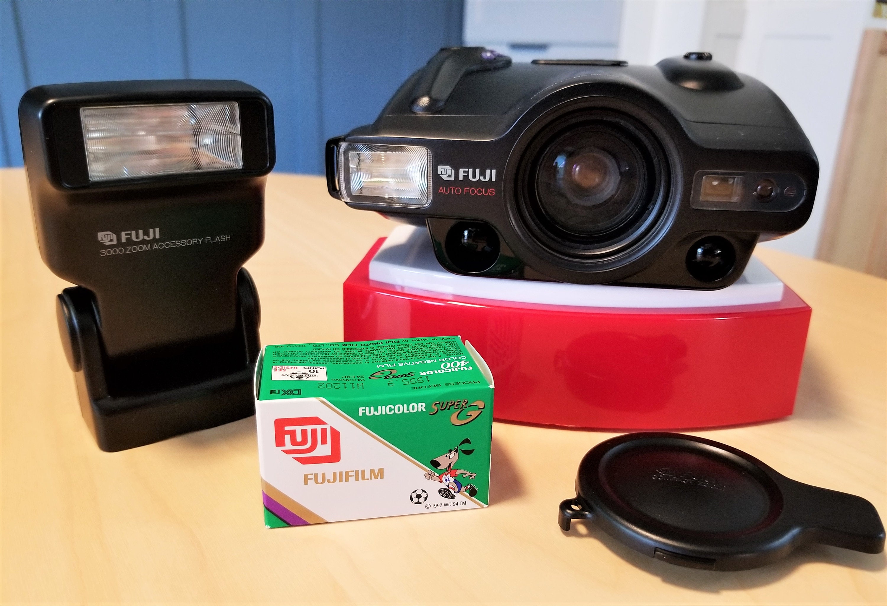 Fuji FZ-300 Zoom Date with 38-115mm – Hard to Find Camera Store